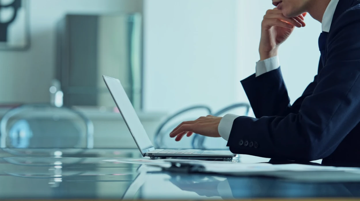 なぜ今、COBOLからJavaへの移行が求められているのか?