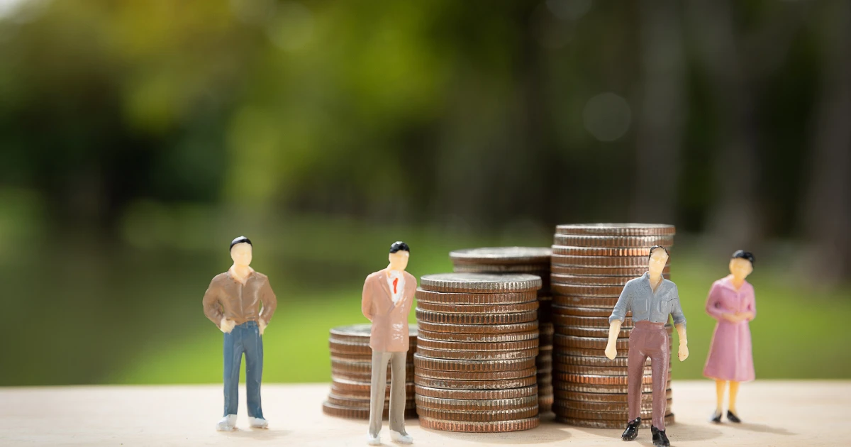 エンジニアのなかでも40代後半は平均年収が700万円以上と高い！