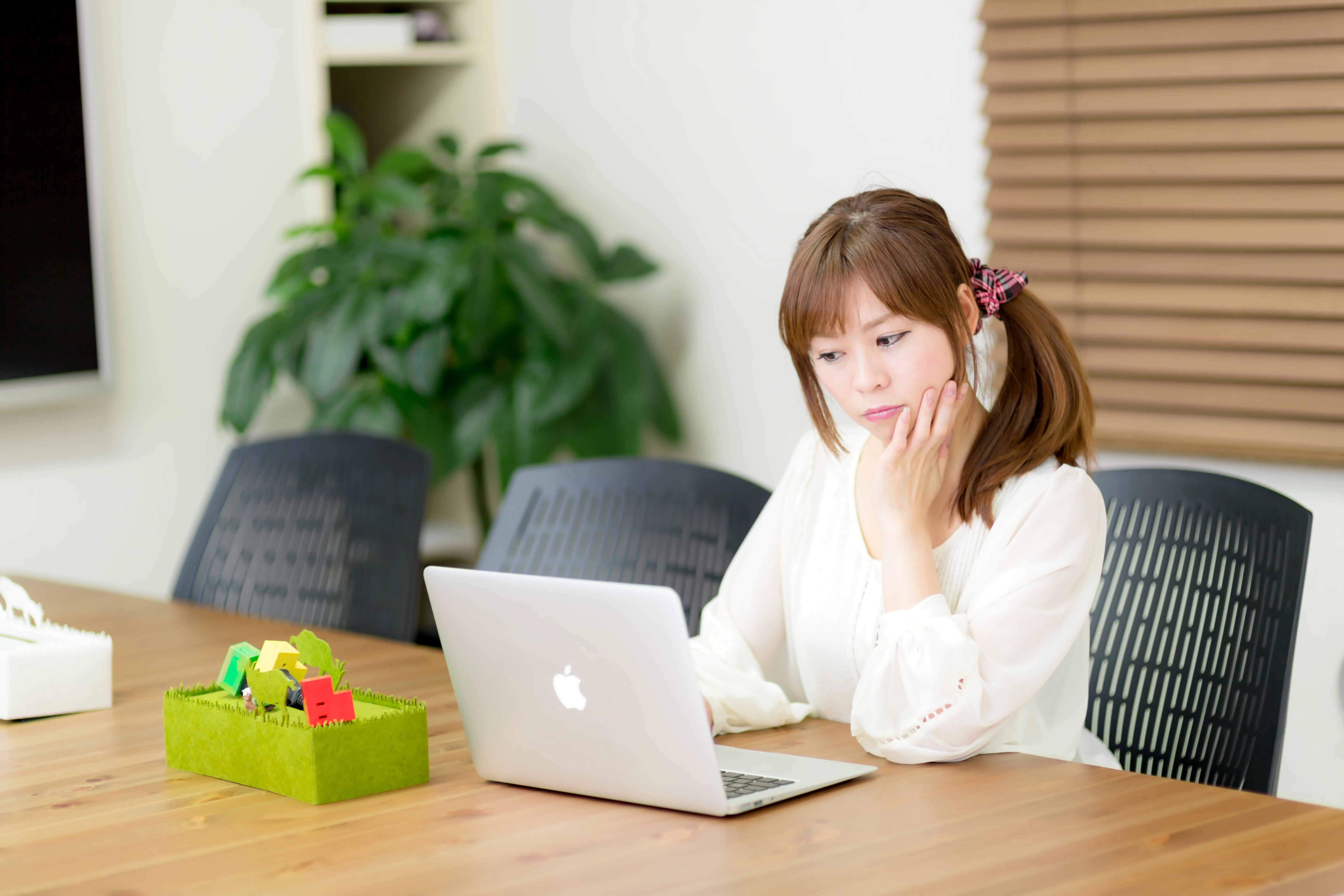 フリーランス協会の保険は怪しい？評判や保険料、経費について徹底解説